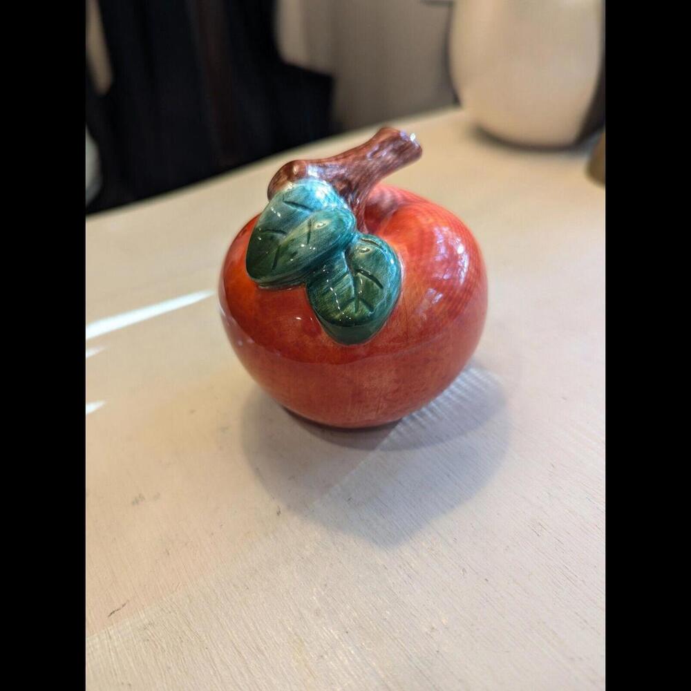 Vintage Jay Apple Ceramic Salt & Pepper Shaker - Picture 4 of 4